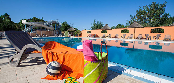 Grande piscine camping Roussillon