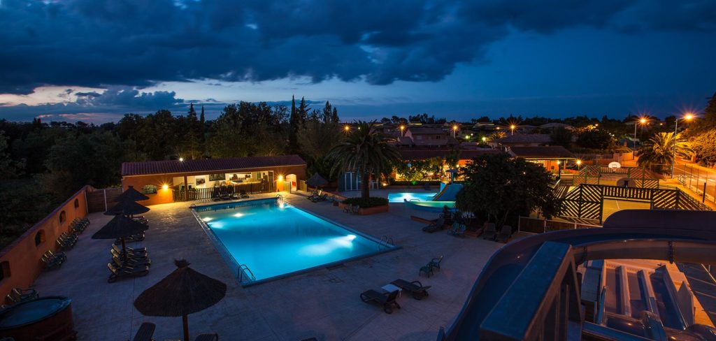 Piscines nuit camping 4* Ma Prairie Pyrennées orientales