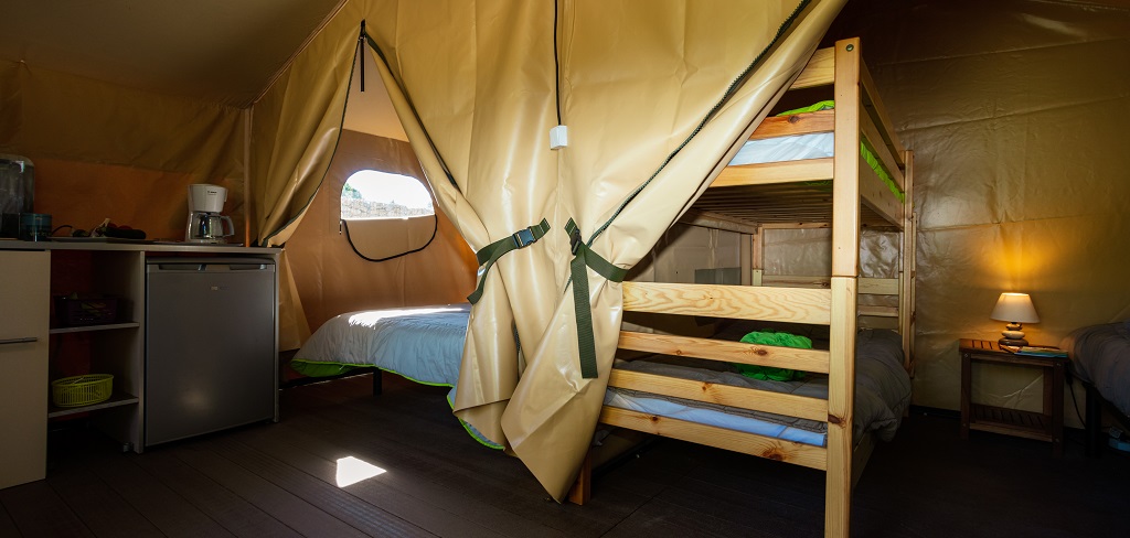 Lodge - tente équipée de style colonial