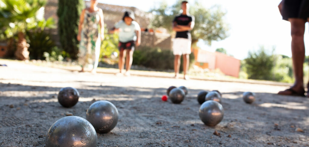 Camping avec terrain de pétanque